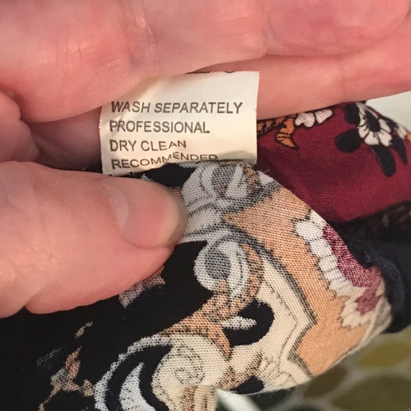 3/4 bell sleeve blouse with pattern - Picture 6 of 6